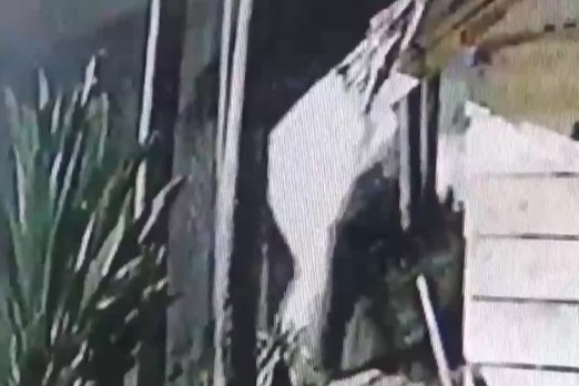 Pencuri Berkostum Pocong, Agar Tak Terekam Kamera CCTV